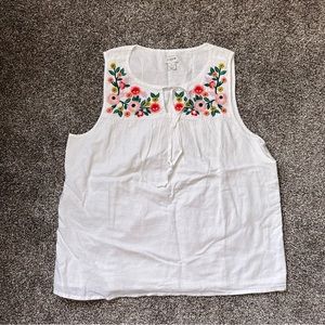 White linen blend J Crew tank with floral embroidery size M